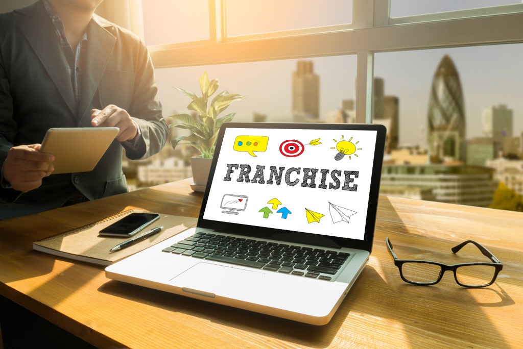 Ensure Success When Buying a Franchise in 2 Ways